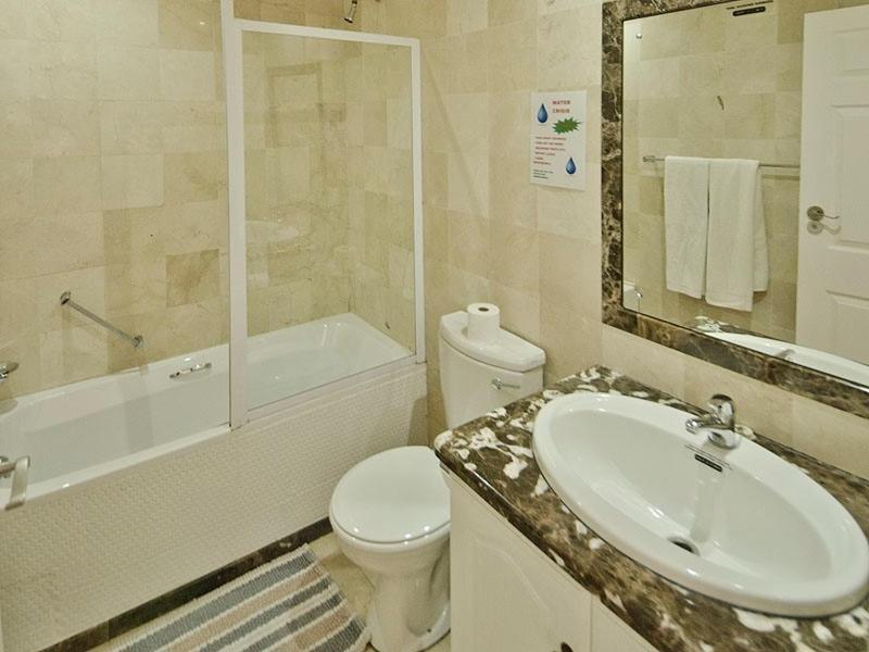 קניסנה The Russel Hotel מראה חיצוני תמונה