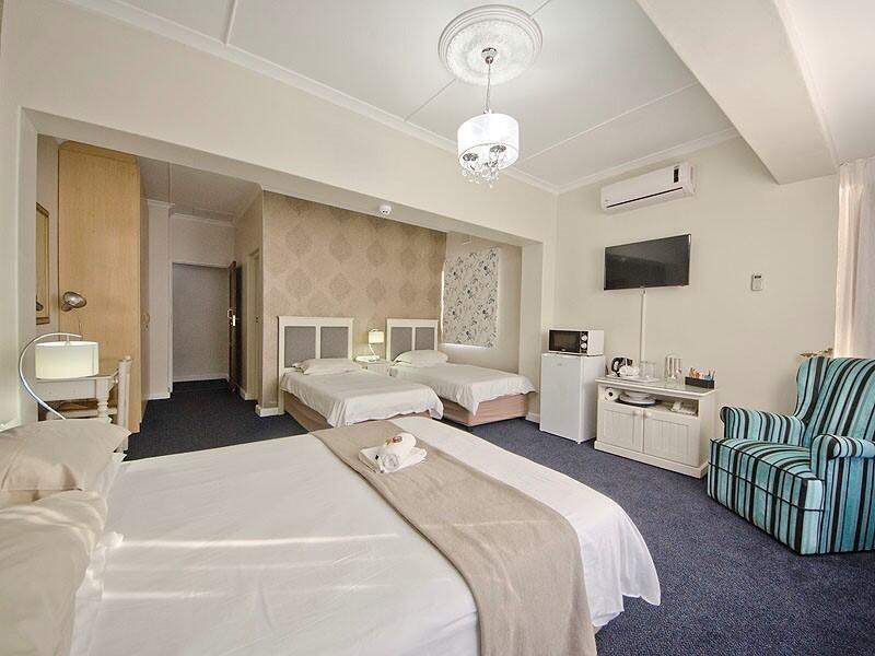 קניסנה The Russel Hotel מראה חיצוני תמונה