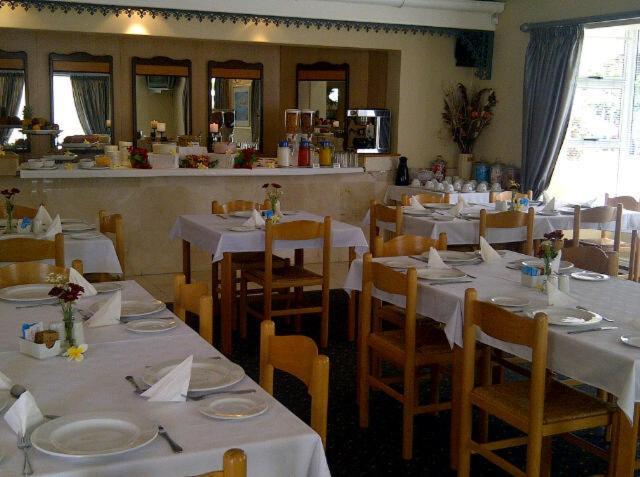 קניסנה The Russel Hotel מראה חיצוני תמונה